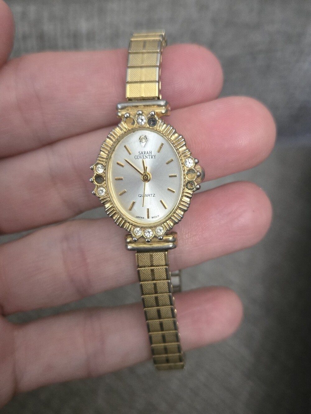 Sarah Coventry Quartz Gold Tone w/Rhinestones Stretch Band Watch